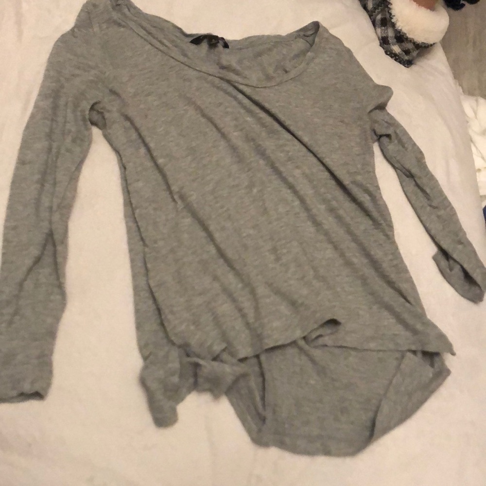 gray banana rebublic shirt